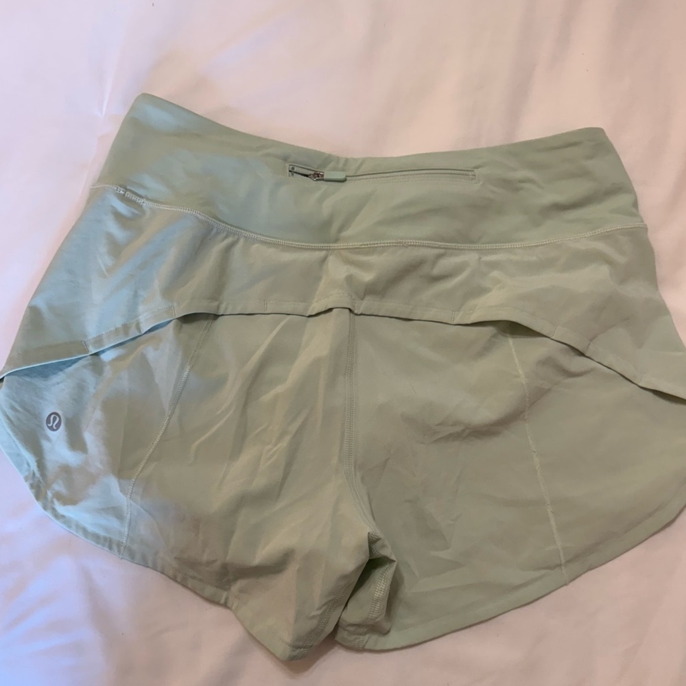 Lululemon Speed Up Shorts Tall 4” Size 6